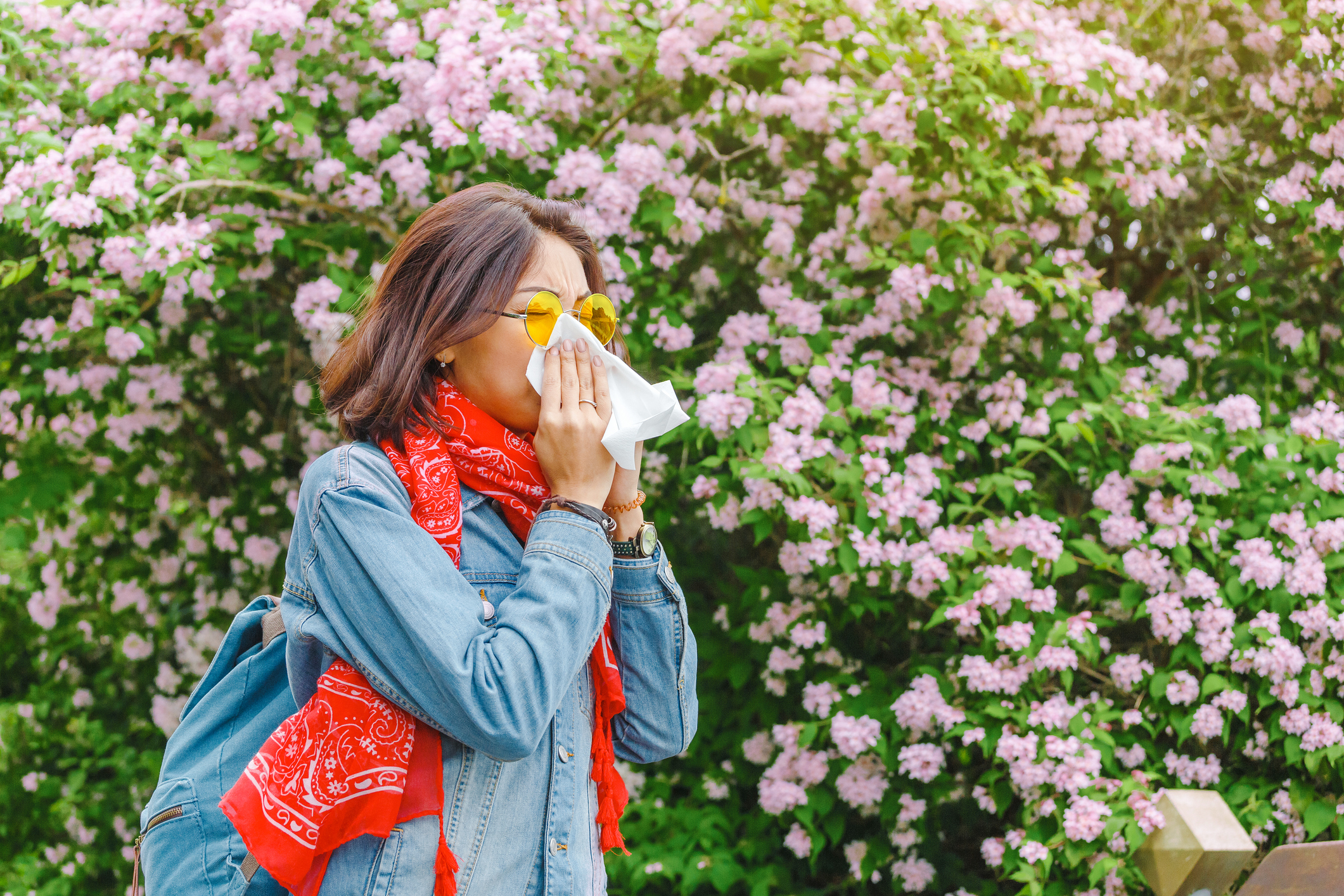 woman with Seasonal Allergies going to get Chiropractic care